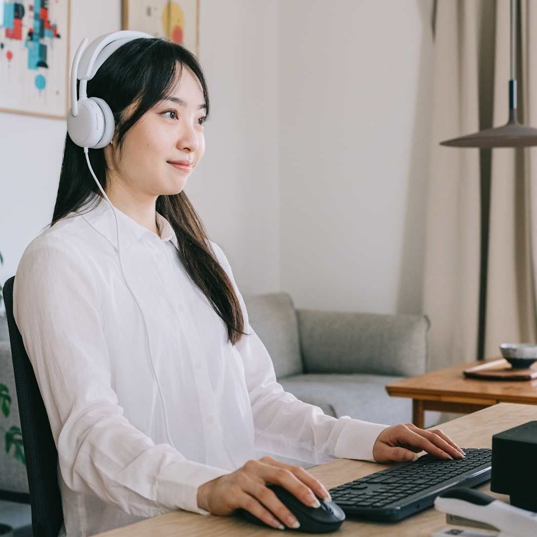 LOGITECH Logitech 981-001621 Zone Wired 2 - Bianco sporco - AUDIO E CUFFIE PORTATILI | TecnoCARE.net Sabaudia, Latina, Terracina, San Felice Circeo e Pontinia